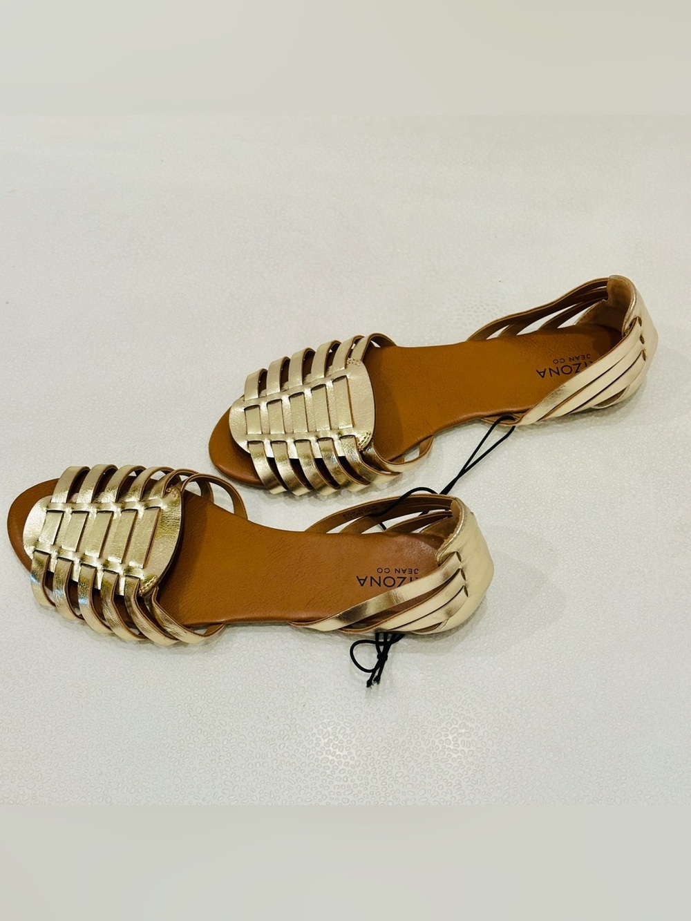 🔥Arizona Jean Company Women's Gold Woven Open-Toe Sandals🌻 - Picture 2 of 8